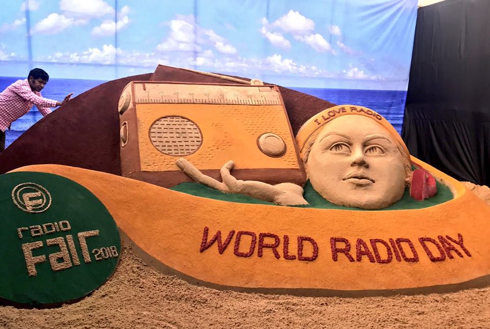 Radio fair Sand Art